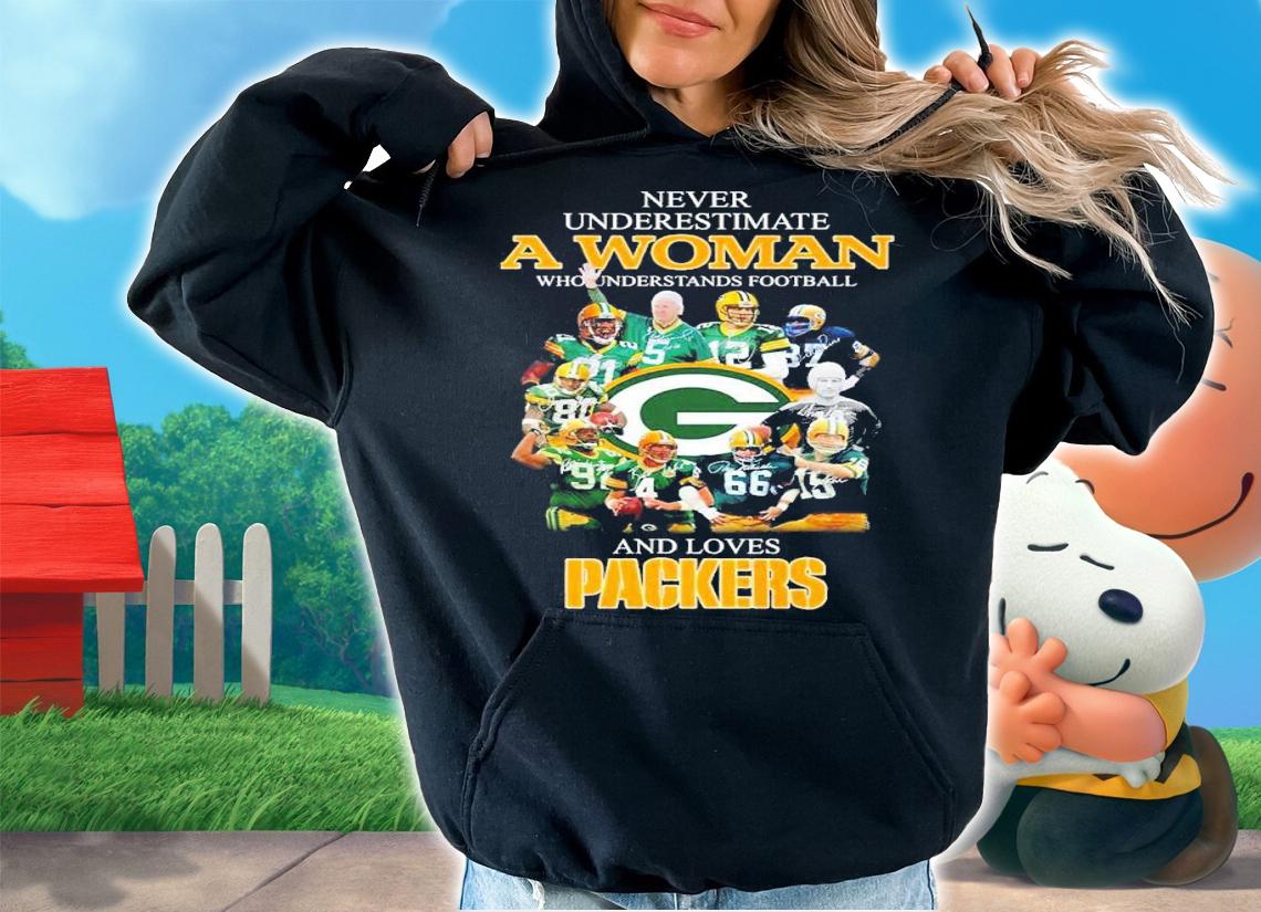 Never underestimate a woman who understands football and loves Packers Men's shirt t-shirt