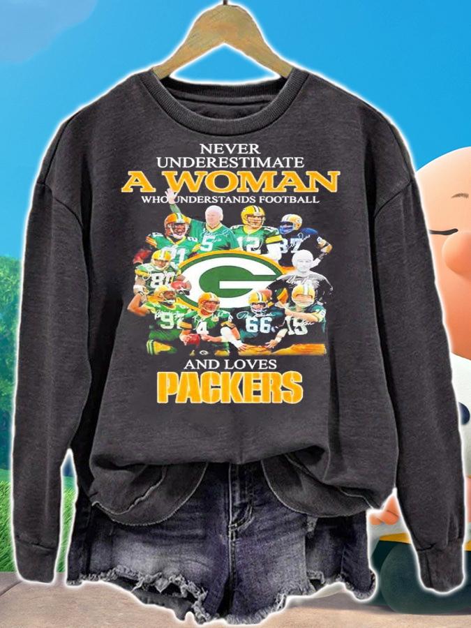 Never underestimate a woman who understands football and loves Packers Men's shirt t-shirt