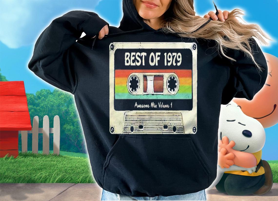 42 Years Old Made In 1979 Vintage 42Nd Birthday Cassette Pullover Shirt t-shirt hoodie