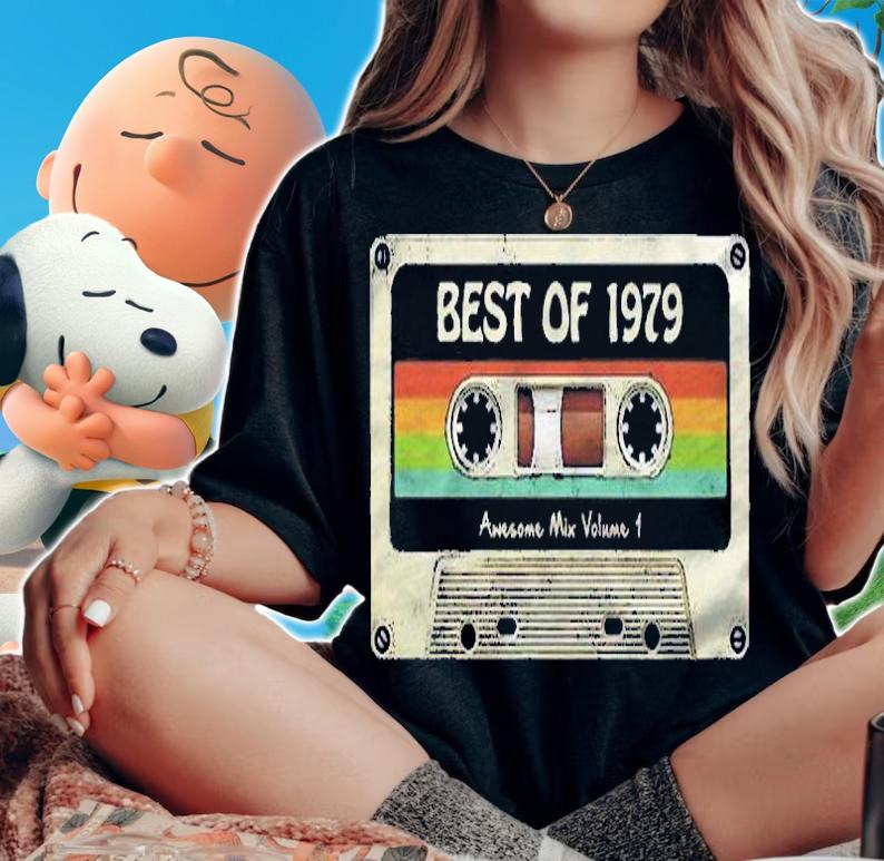42 Years Old Made In 1979 Vintage 42Nd Birthday Cassette Pullover Shirt t-shirt woman shirt