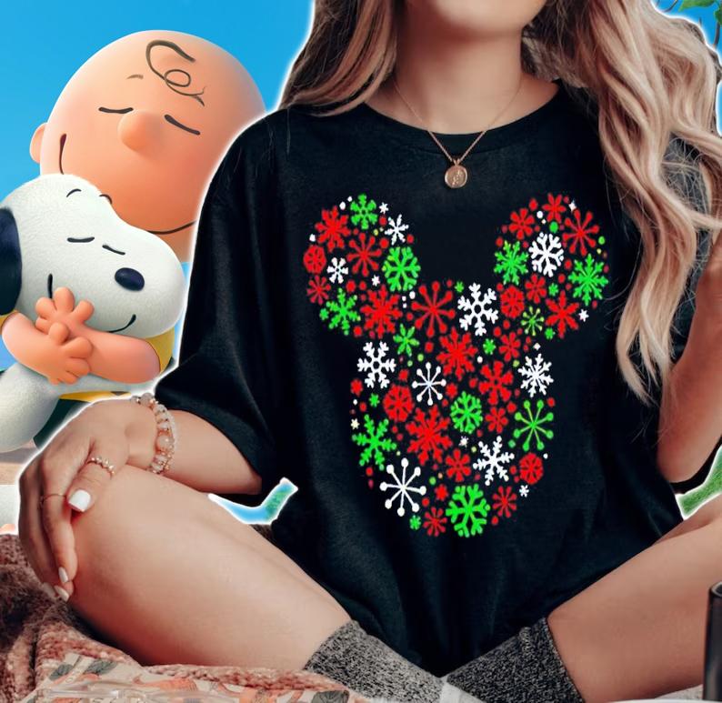 Disney Mickey Mouse Icon Holiday Snowflakes Shirt t-shirt