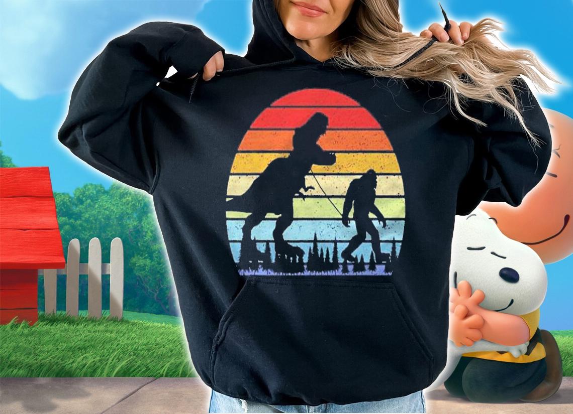 Vintage Bigfoot Walking T Rex Retro Retro Sunset Shirt
