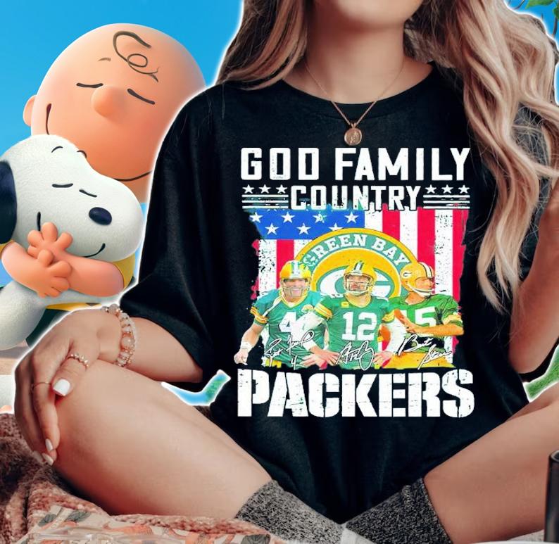God Family country Green Bay Packer signatures team shirt woman shirt
